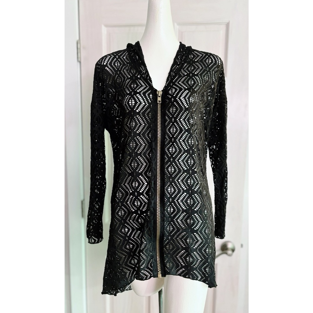 GUC - Becca Black Just A Peak Hooded Swimsuit Cover Up BLACK - Size M/L